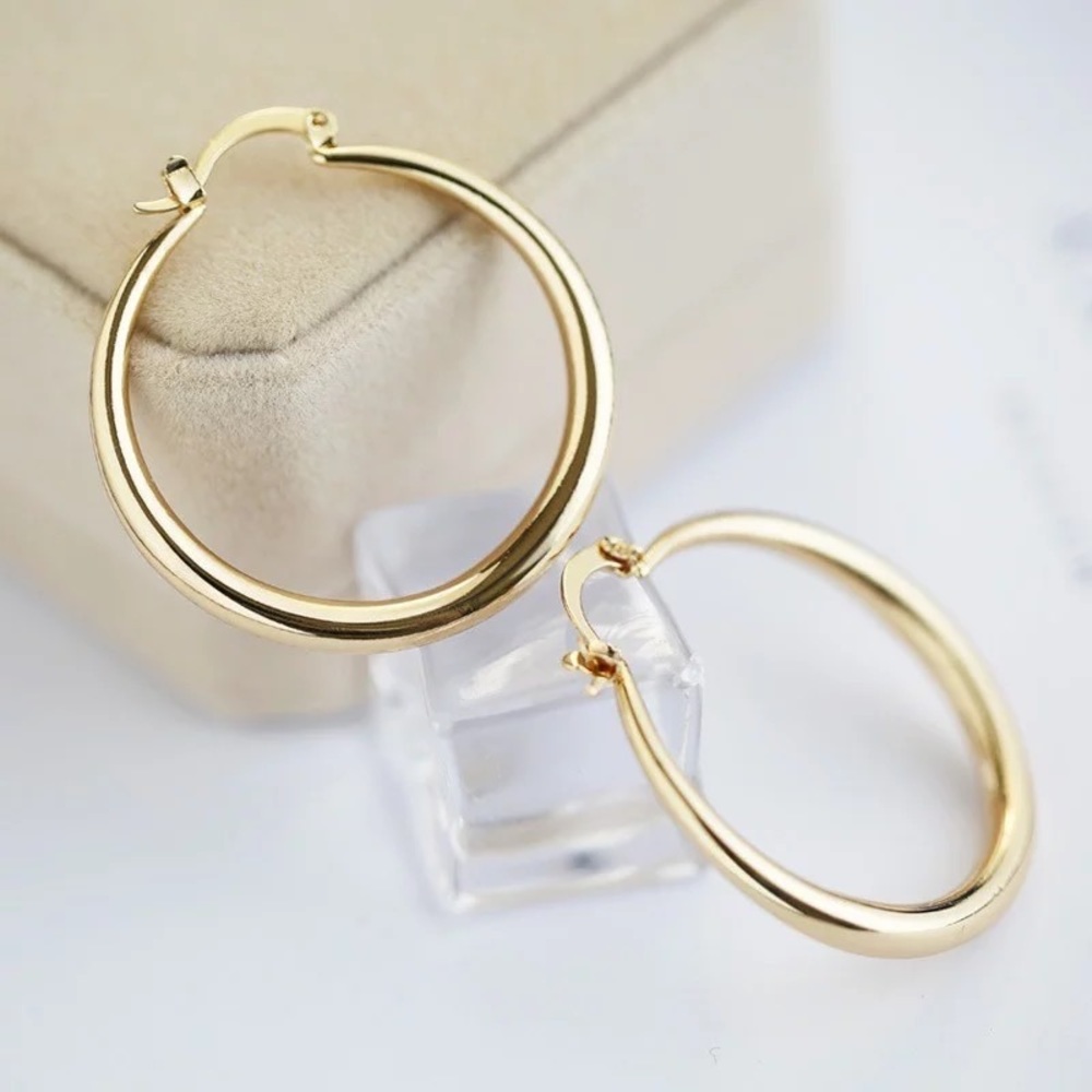 🌟NEW🌟 18k Gold Hoops